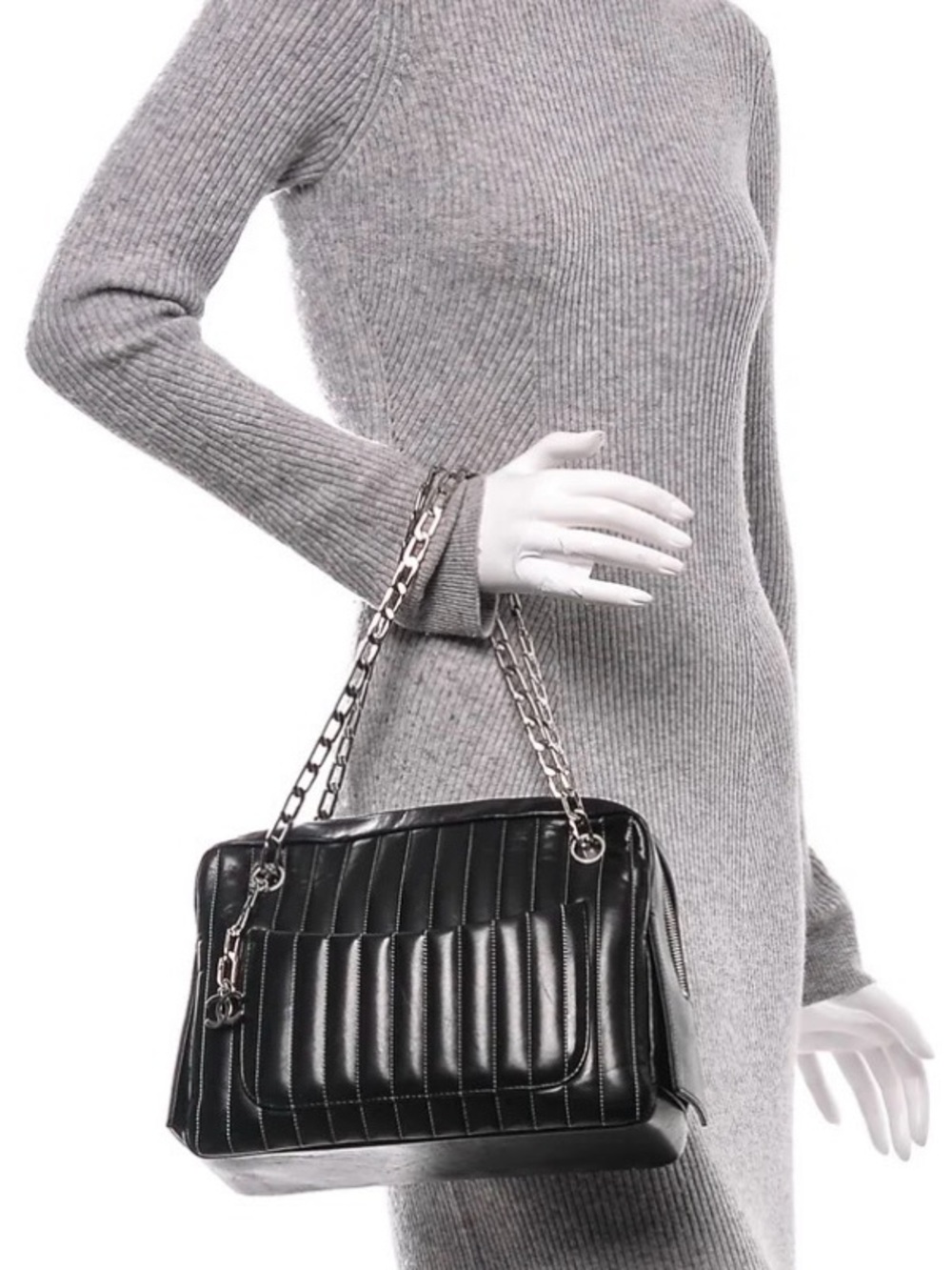 Vintage Chanel Mademoiselle Quilted Lambskin Camera Bag Black - Picture 8 of 8